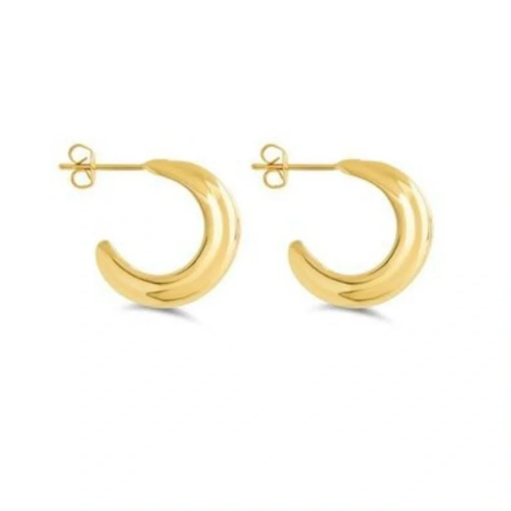 Gold 14k Plated Hoop Huggie Earrings Baguette Nola Cubic Zirconia Chic Modern
